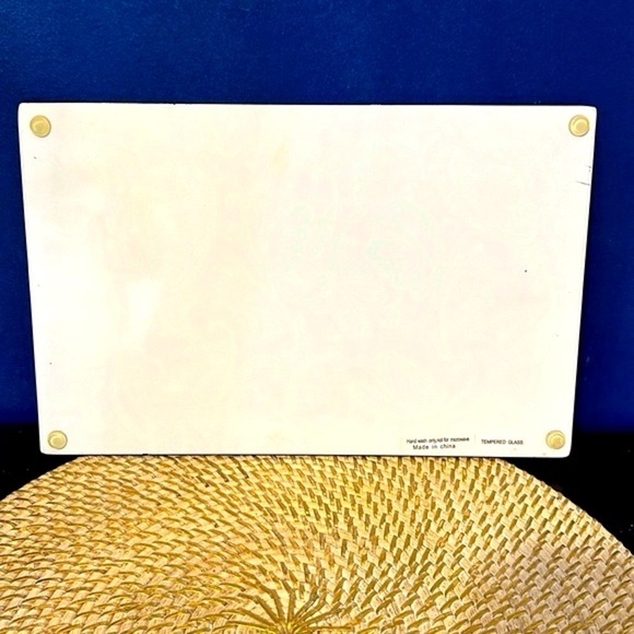 NWOT Red & Green Paisley Tempered Glass Christmas Cutting Board Appetizer Tray - Picture 3 of 4